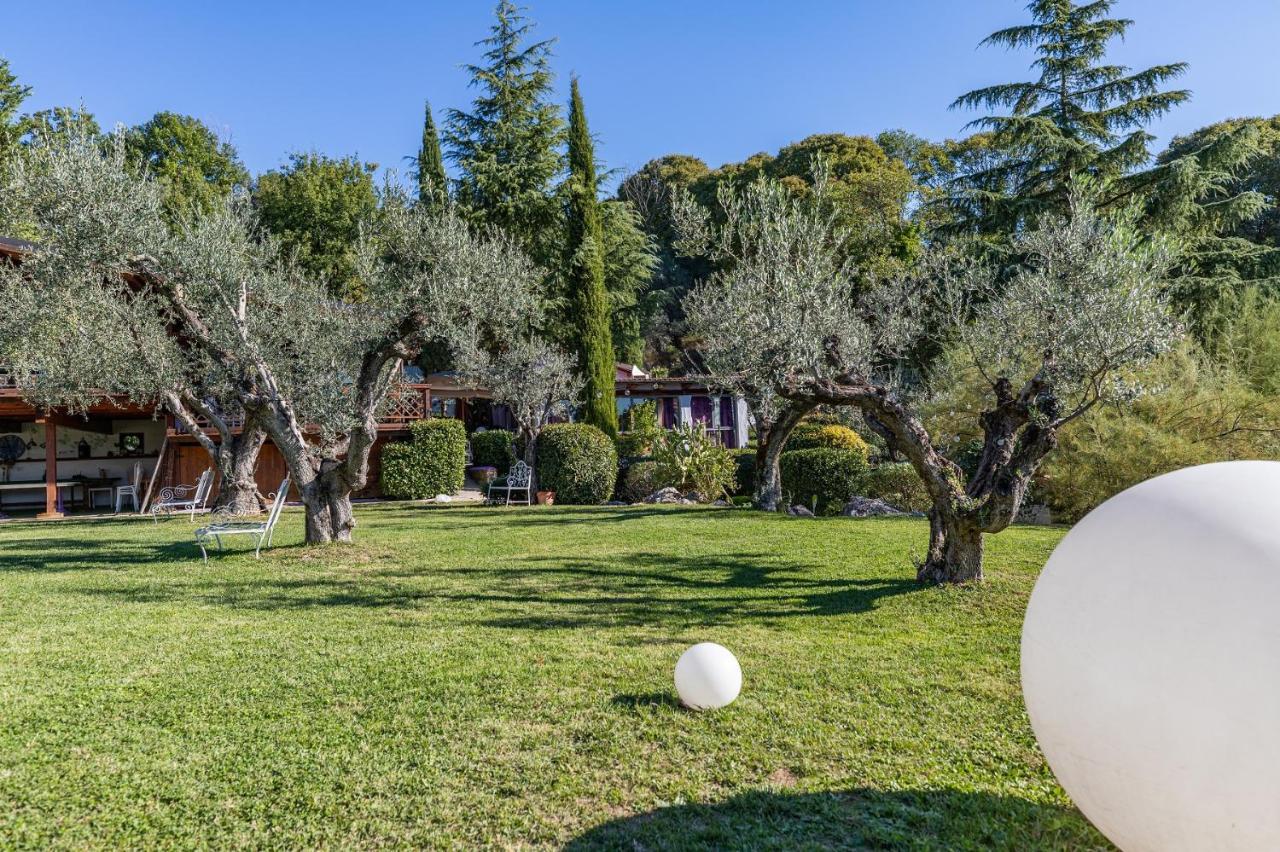 Ille-Roif Resort&Spa Fara in Sabina エクステリア 写真
